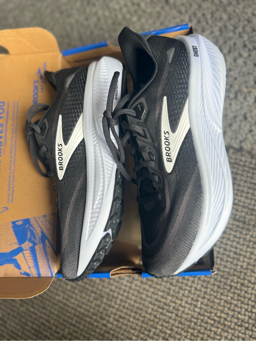 NWT!
Women’s Brooks ghost 18 7.5m Black Running Shoes - Picture 6 of 6